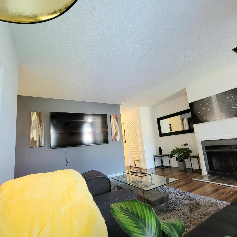 Hi-Tek-Duplex A-Two 75In 4K Led Villa Charleston Exterior foto